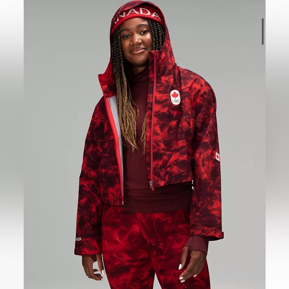 Lululemon women’s cropped jackets team Canada